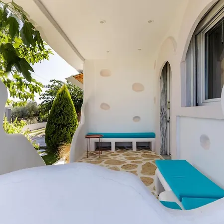 Newly Built Season Guest house Nea Silata