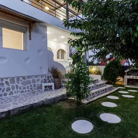 Newly Built Season Guest house Nea Silata